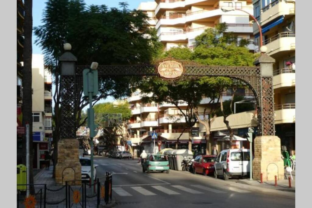 Apartamento A Un Paseo De La Playa Apartman Fuengirola Kültér fotó
