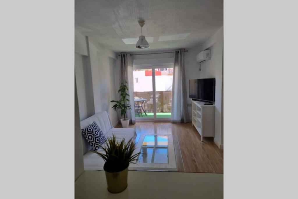 Apartamento A Un Paseo De La Playa Apartman Fuengirola Kültér fotó